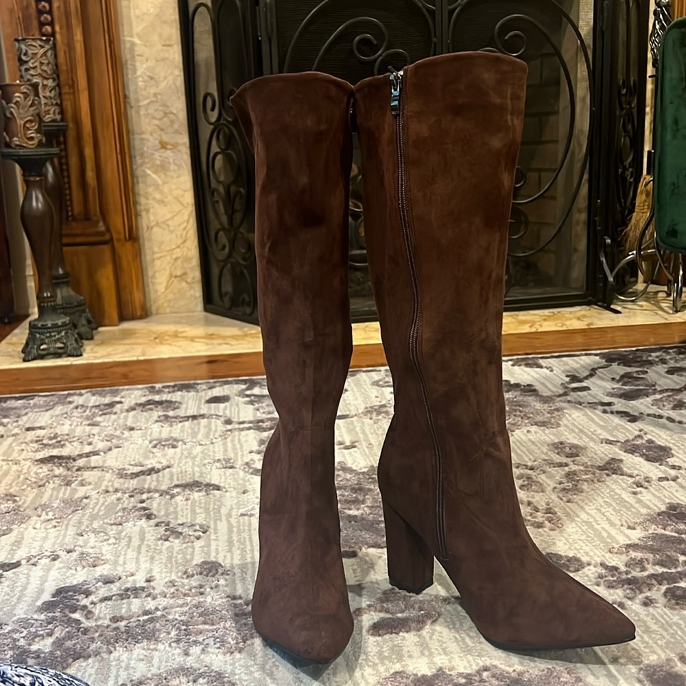 Adorable brown heel booties for the fall/winter